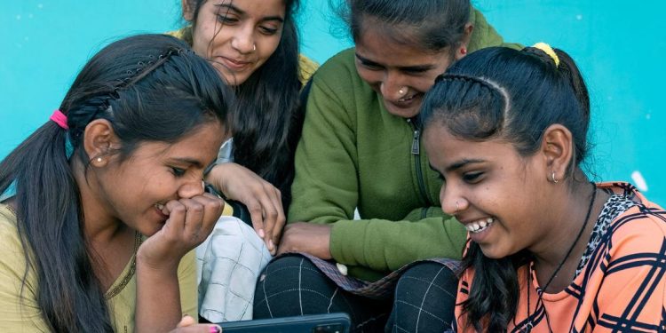 Industrie du divertissement : abus sexuels et exploitation des enfants sont très répandus, selon une experte