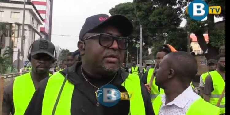 Initiative d’Assainissement à Kaloum : Un Pas vers une Ville Plus Propre, le nouveau slogan de Dr David Makongo