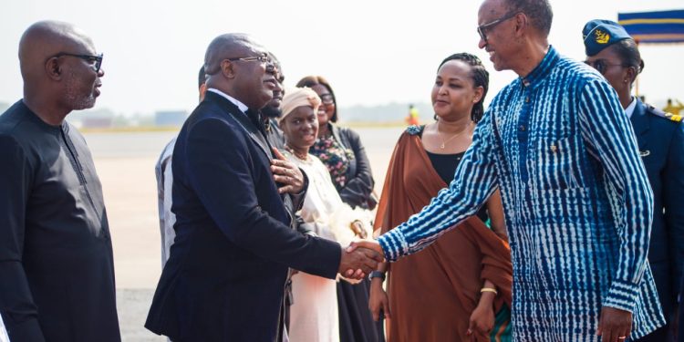 Dr David Makongo (l’inspirateur panafricain engagé et incontournable) accueille les chefs d’État africains à l’aéroport international du Ghana lors de la cérémonie de prestation de serment du président John Mahama !