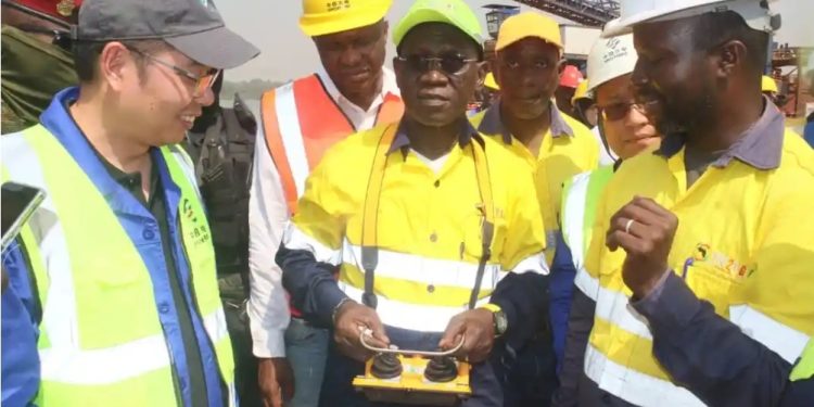 Ahmed Kanté, le Baobab de la Mine Guinéenne, Lance les Essais du Convoyeur du Quai Numéro 1 au Port Minier de Kokaya