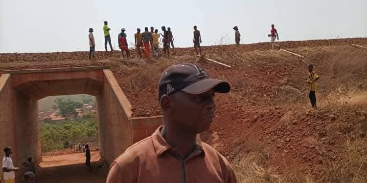 Blocage de la route minière après un accident mortel à Fillobowal