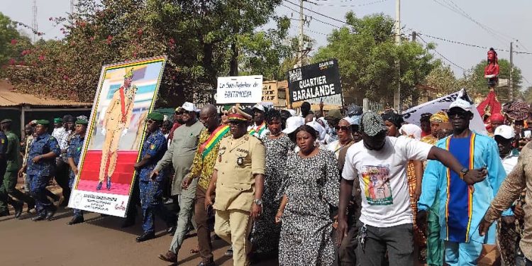Boké: Les femmes des collectivités marchent pour soutenir les actions du CNRD