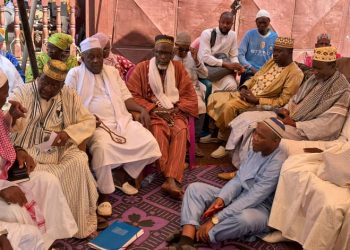 Boké-Religion: La Communauté Landouma prie pour un retour paisible à l’ordre Constitutionnel Sous la présidence d’honneur du Ministre directeur de Cabinet de la Primature, El Hadj Mohamed Lamine Sy Savané, le Bureau