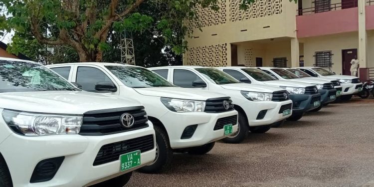 Kindia : Le Président Mamadi Doumbouya offre des véhicules de commandement aux dix sous-préfectures