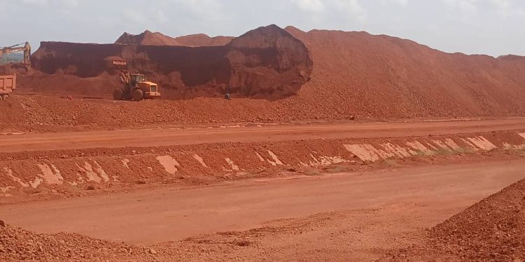 SD Mining continue ses activités sur le permis d’Axis Minerals : AGB2A-GIC lésée dans le dossier !