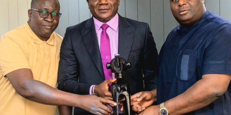 Noah Conté, PDG du Groupe Benna, sacré Meilleur Investisseur dans le secteur du granite