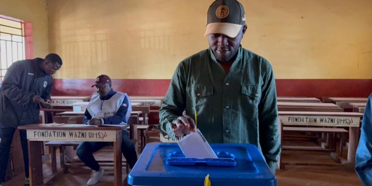 Présidentielle 2025 : Abdoulaye Keita accomplit son devoir civique à Boké