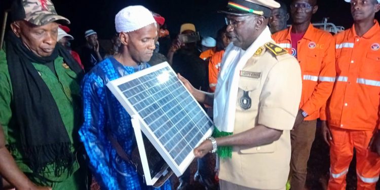 Missira : des lampadaires solaires pour éclairer l’avenir des communautés rurales