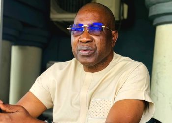 Solidarité : le Général Mathurin Bangoura au chevet du supporter Yali Yali