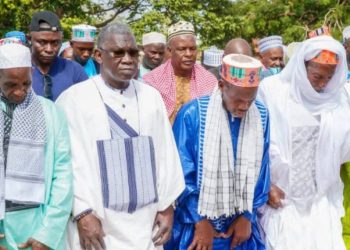 Tabaski 2026 : Ahmed Kanté prie à la mosquée de Safatou à Labé et adresse ses vœux au peuple guinéen
