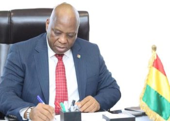 Il a transformé les sanctions en sacrément : Ministre Dr Morissanda Kouyaté, l’homme par qui la Guinée est revenue au monde.