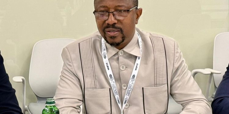 Le ministre Mohamed Lamine Sy Savané séduit le monde de l’habitat et renforce l’attractivité urbaine de la Guinée à Bakou