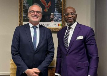 COOPÉRATION AÉROPORTUAIRE : L’AMBASSADEUR DE FRANCE EN VISITE À L’AÉROPORT INTERNATIONAL DE CONAKRY