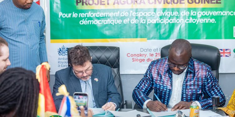 Guinée : l’Ambassade du Royaume-Uni et le CNOSCG signent un accord pour lancer le projet AGORA Civique Guinée