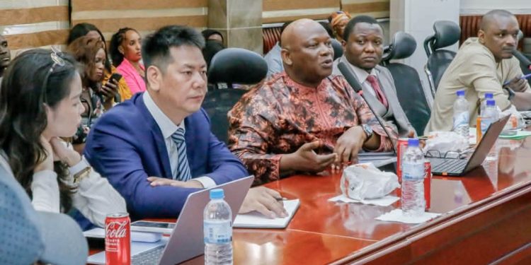 Sénégal : Bassirou Diomaye Faye reçoit l’astronaute Thomas Pesquet et réaffirme l’ambition scientifique du pays
