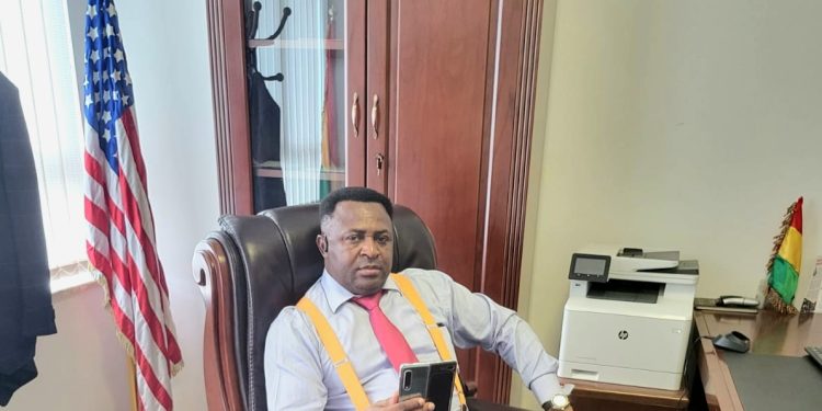 Cameroun : Dr David Makongo accepte le Prix « Homme de l&rsquo;Année 2025 » et réaffirme son engagement pour le développement communautaire
