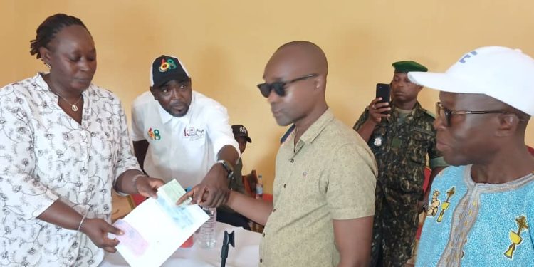 Boké: La société KBM signe une Convention de développement local (CDL) et paie plus de 96 millions de taxes superficiaires aux communautés de trois (3) collectivités
